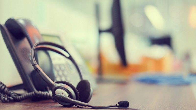 fone de ouvido e telefone
