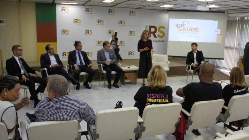representantes em reunião sentados