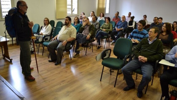 Realizando a palestra "Em busca de propósito".