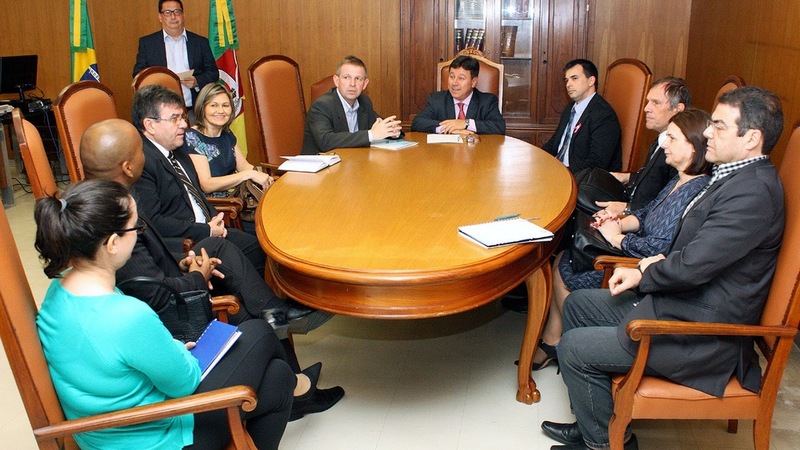 20151029185849reuniao-federacao-santas-casas.jpg