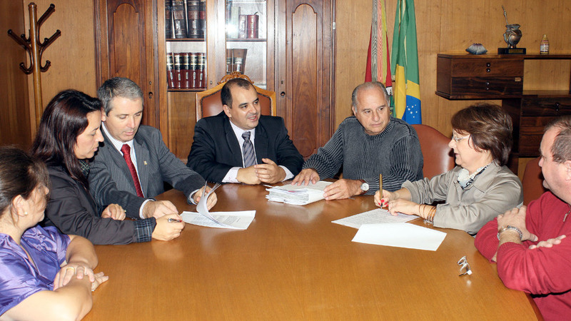 20110808100123ipe-200511-ass-conv-com-hosp-de-dois-irmaos-011.jpg