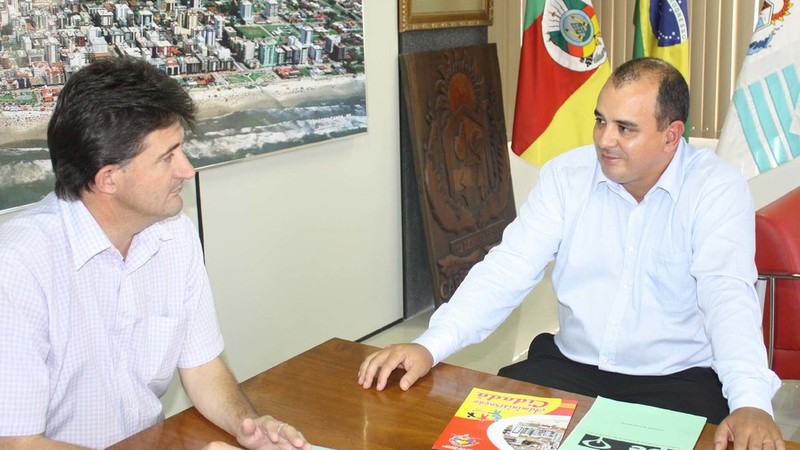 20120120112220ipe-19012012-valter-e-pref-capao.jpg